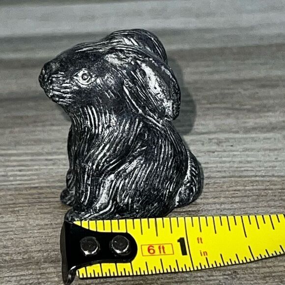 Wolf Canada Carved Soapstone Rabbit Figurine - Cute Baby Charcoal Grey Bunny - Picture 8 of 8